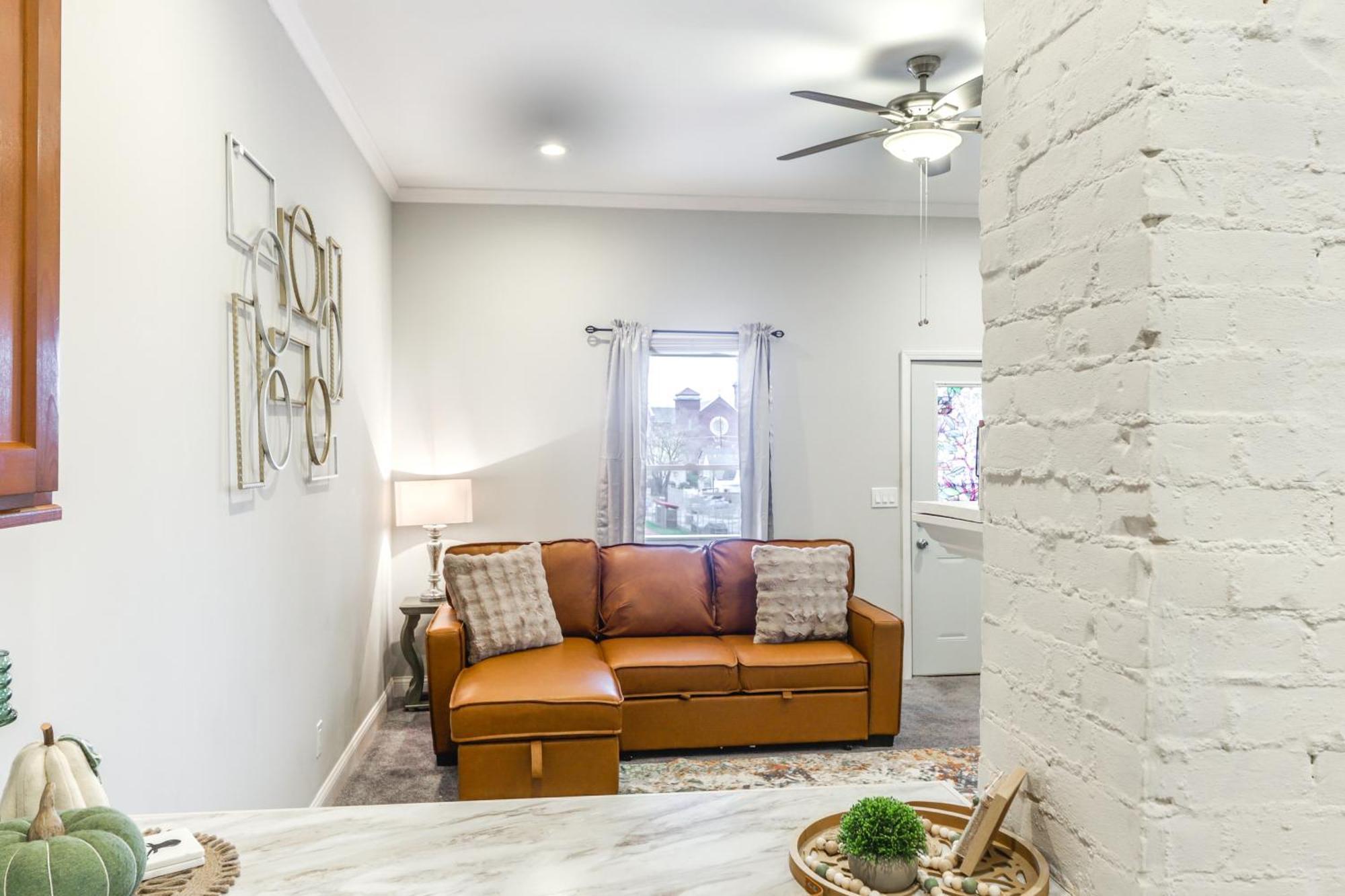 3 Mi To Dtwn Cincinnati With Small-town Charm Holiday home